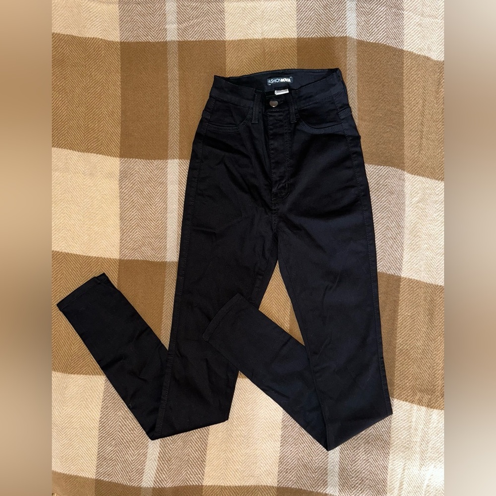 FASHION NOVA High Waisted Skinny Jeans in Black, Size 0